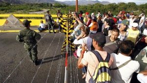 Venezuelan migrants at the Colombian border 